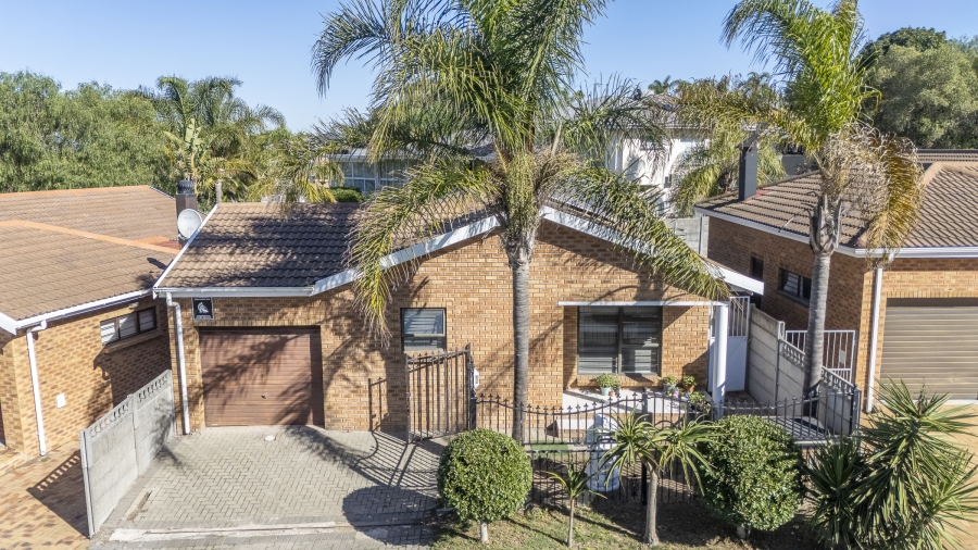 3 Bedroom Property for Sale in Protea Heights Western Cape